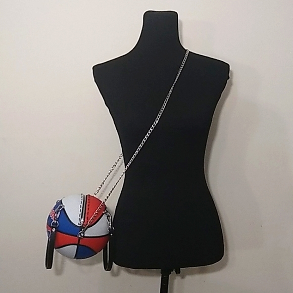 NWT HANDMADE Small RED, WHITE & BLUE Wilson Basketball Purse 🏀 - Picture 7 of 14